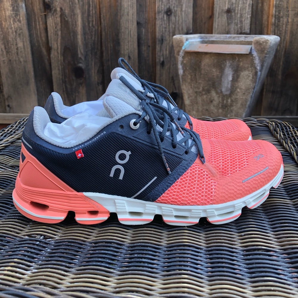 Women’s, On Cloud running shoes, size 9.5